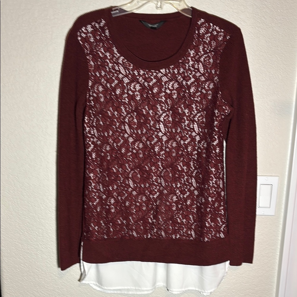 Simply Vera VERAWANG Burgundy Lace Overlay Sweater with White Hem‎
